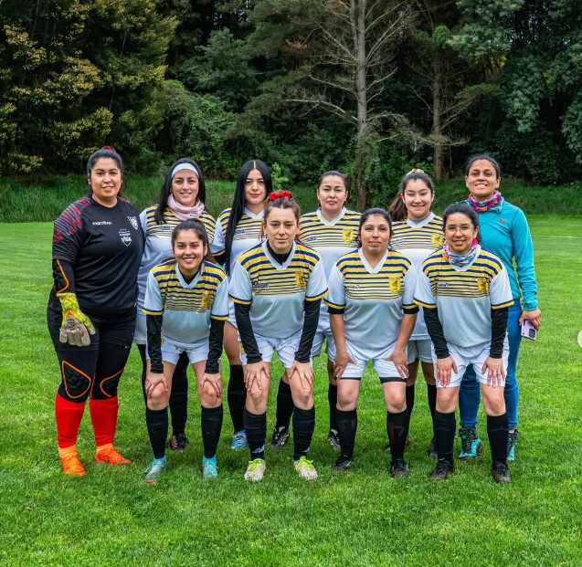 Foto 1 del álbum Inaguración cancha de fútbol 1